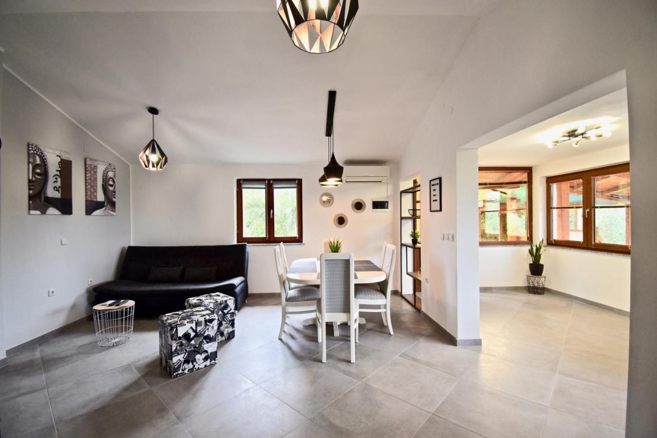 Relaxing Holiday House With Terrace Sea View ميدولين المظهر الخارجي الصورة