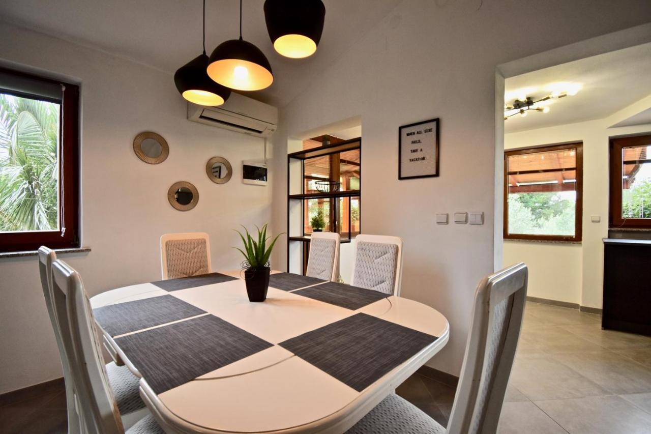 Relaxing Holiday House With Terrace Sea View ميدولين المظهر الخارجي الصورة