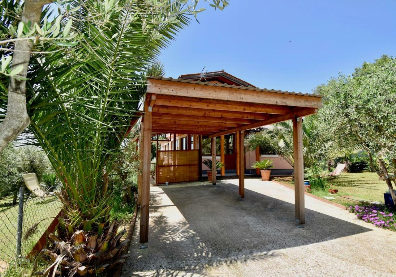 Relaxing Holiday House With Terrace Sea View ميدولين المظهر الخارجي الصورة