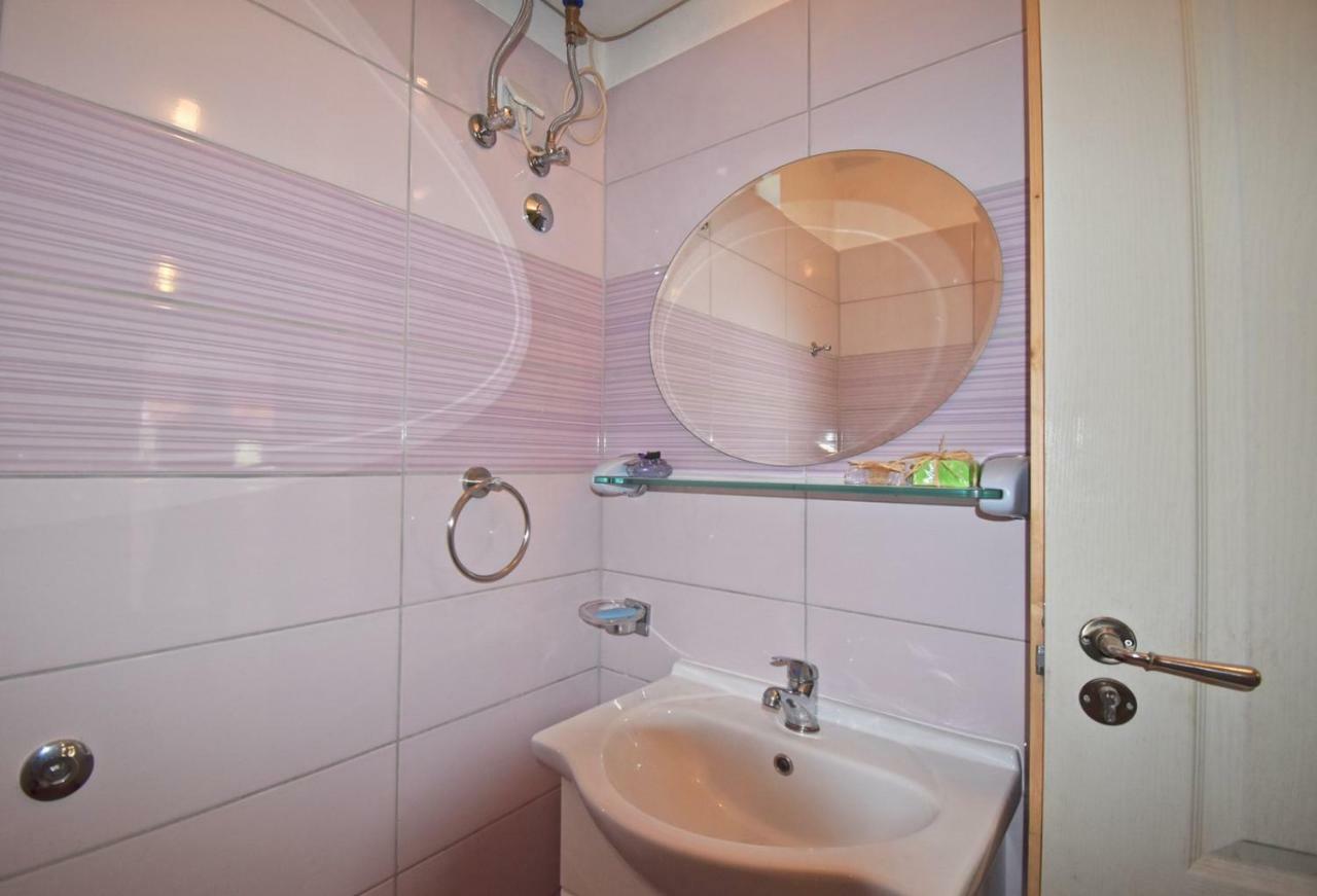 Relaxing Holiday House With Terrace Sea View ميدولين المظهر الخارجي الصورة